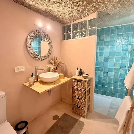 Cueva Thalia - Luxury Cave With Heated Indoor Pool And Garden San Miguel de Abona