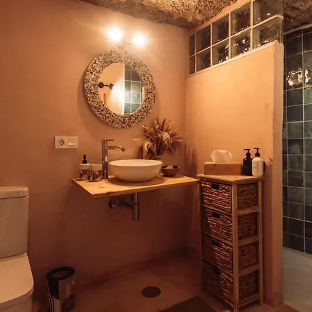 Cueva Thalia - Luxury Cave With Heated Indoor Pool And Garden