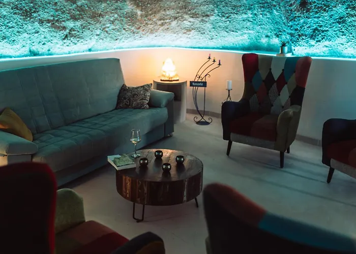 Сasa de vacaciones Cueva Thalia - Luxury Cave With Heated Indoor Pool And Garden