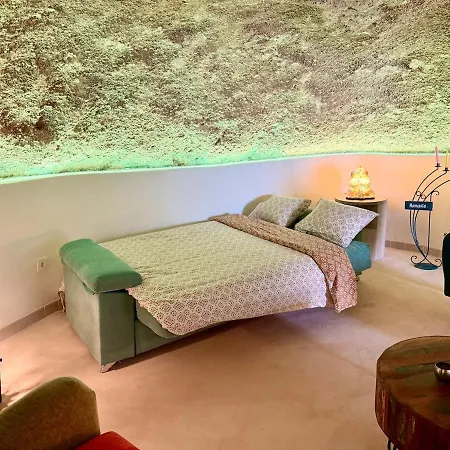 Cueva Thalia - Luxury Cave With Heated Indoor Pool And Garden San Miguel de Abona