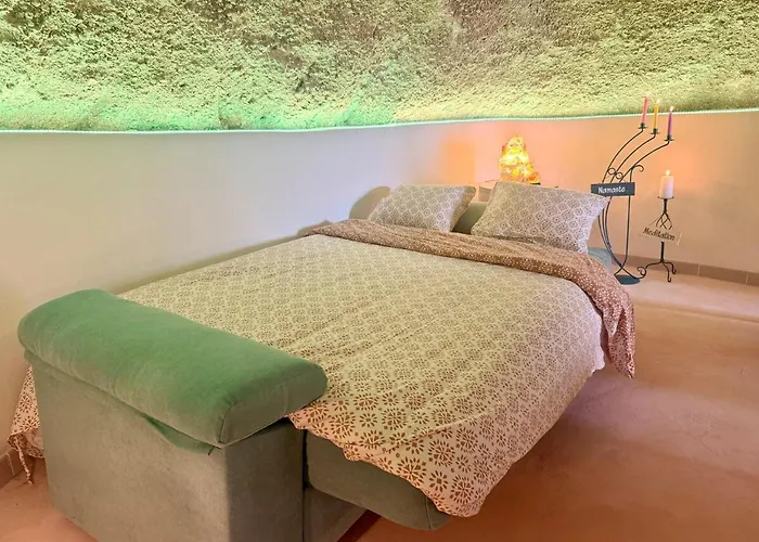 Cueva Thalia - Luxury Cave With Heated Indoor Pool And Garden Vakantiehuis San Miguel de Abona