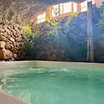 Cueva Thalia - Luxury Cave With Heated Indoor Pool And Garden San Miguel de Abona