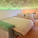 Cueva Thalia - Luxury Cave With Heated Indoor Pool And Garden Vakantiehuis San Miguel de Abona