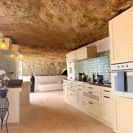 Cueva Thalia - Luxury Cave With Heated Indoor Pool And Garden 산미겔데아보나