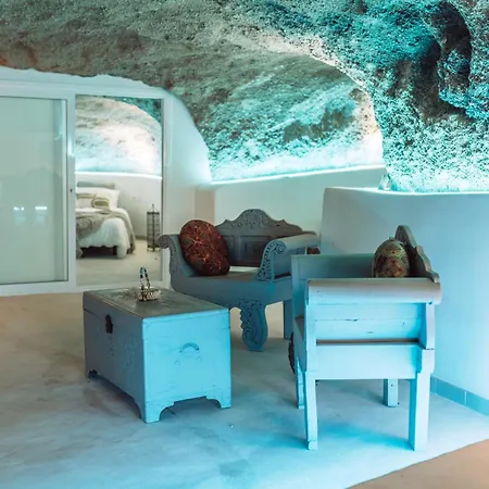 Cueva Thalia - Luxury Cave With Heated Indoor Pool And Garden 펜션 *